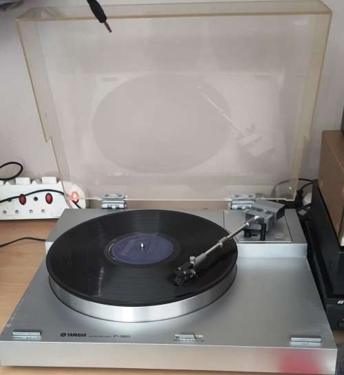 Turntables Yamaha P350 Auto Return Turntable including Ortofon